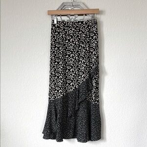 Sadie & Love • Floral Dainty Ruffle Skirt